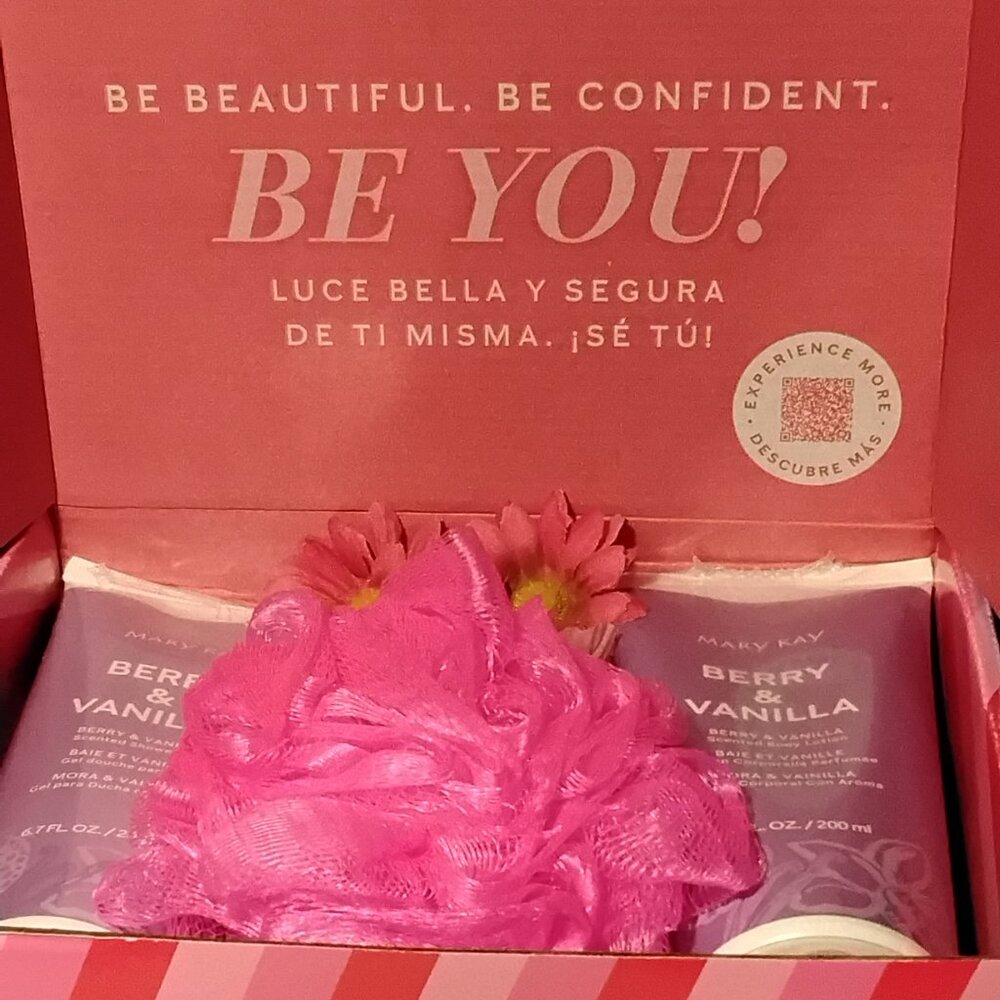 Body Care Beauty Box! Berry And Vanilla Shower Gel And Body Lotion Mary Kay! - Picture 2 of 4
